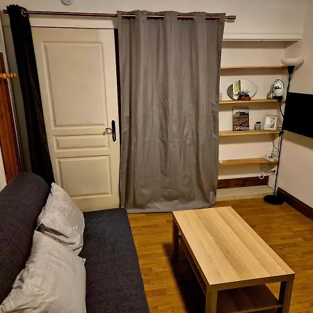 Cozy & Quiet Studio, Comfortable, Free Parking Apartment Dijon